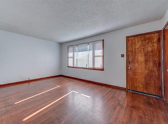 2nd image of 9417 Echo Ln