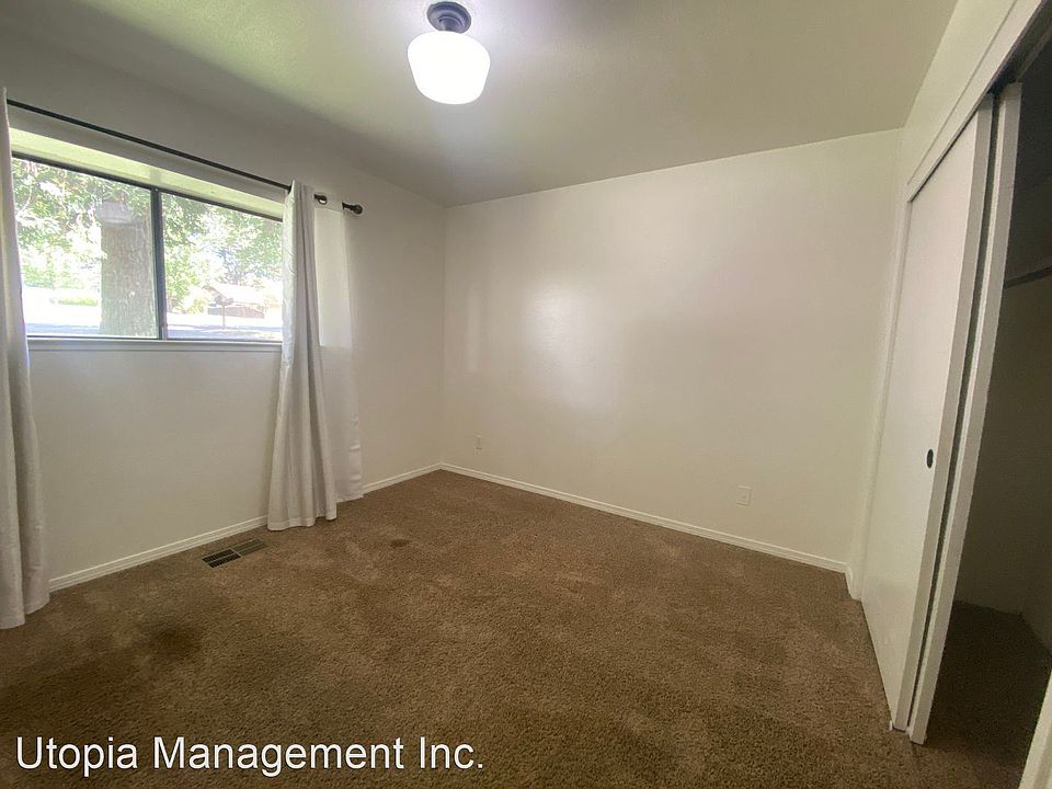 1st image of 8922 Vincent Ave