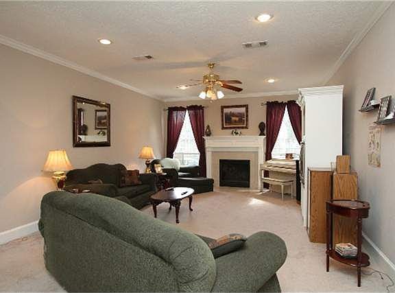 3rd image of 16710 Park Island Ct