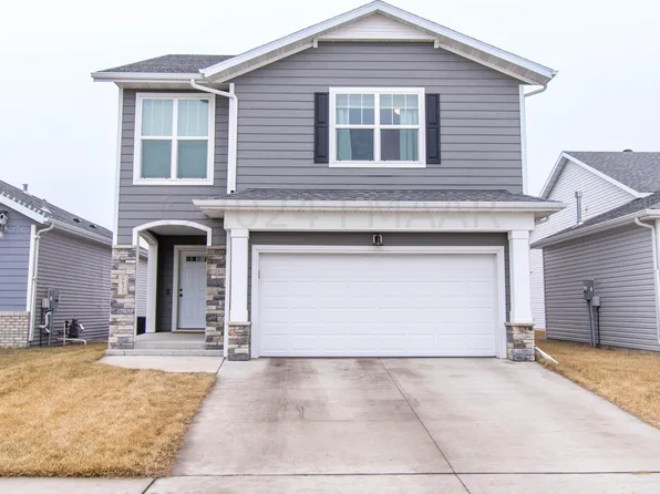 6633 17th St S, Fargo, ND 58104