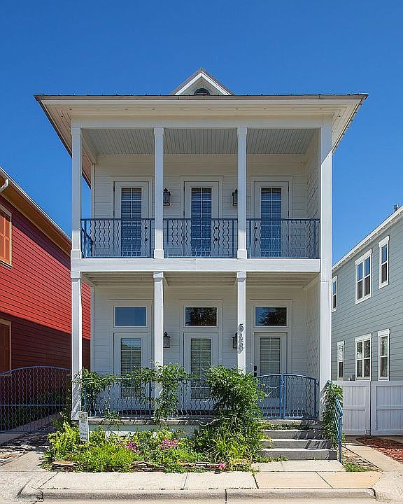 1st image of 548 Santos St