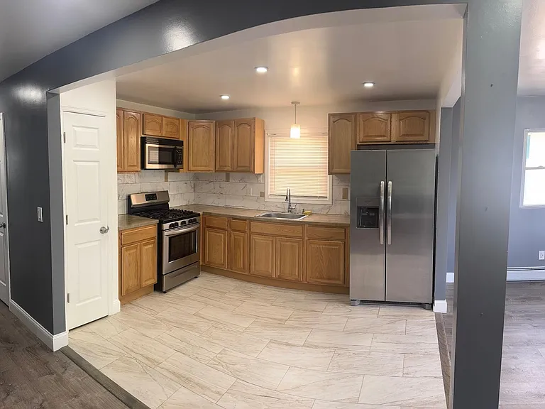 39 Stecher St #2 — Photo 8