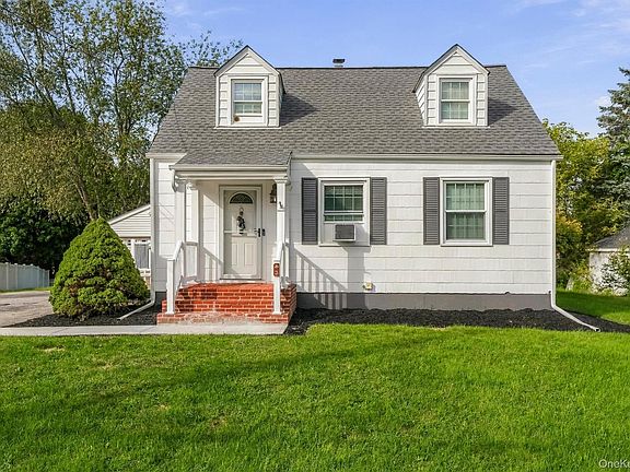 3rd image of 3 Kinderhook Drive