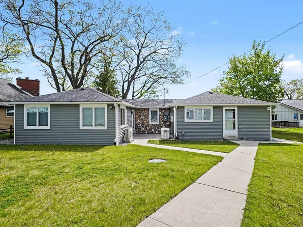 1220 N Huron Rd, Tawas City, MI 48763