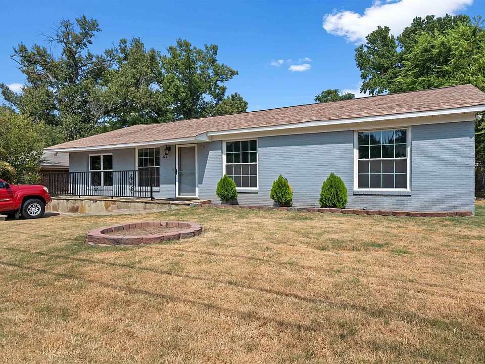 1st image of 1828 Knob Hill Dr