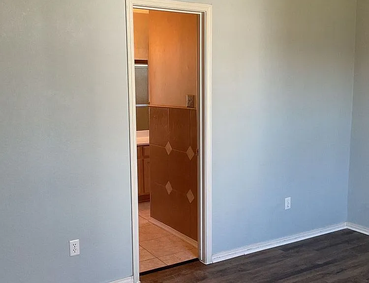 4705 Colby Dr — Photo 12