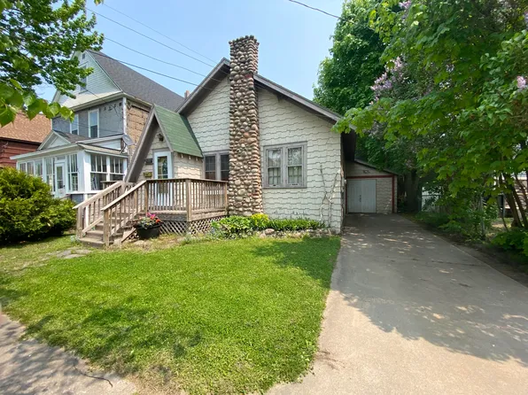 811 Augusta St, Sault Sainte Marie, MI 49783