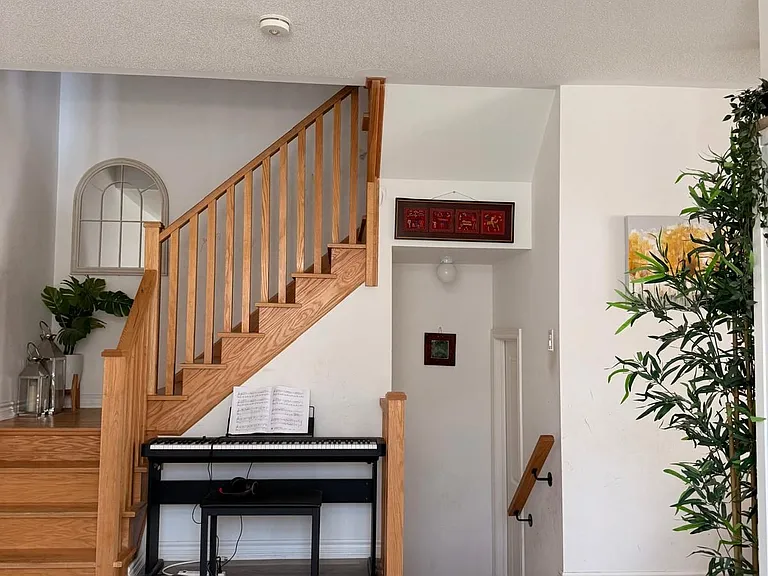 64 Lyle Dr — Photo 8