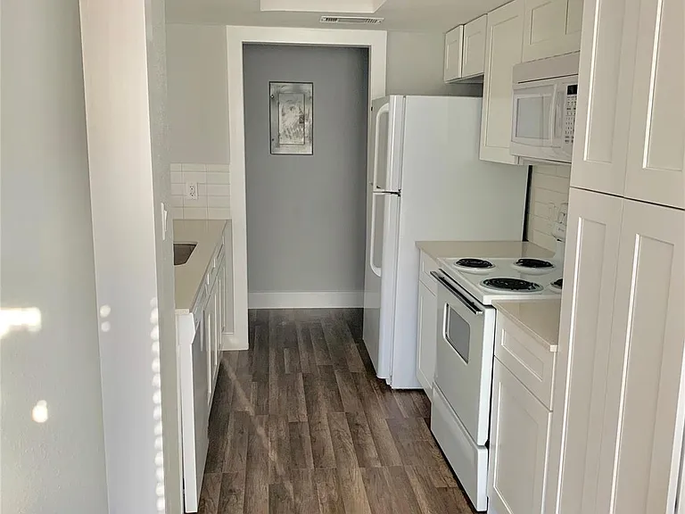 1513 Camp Craft Rd #B — Photo 6