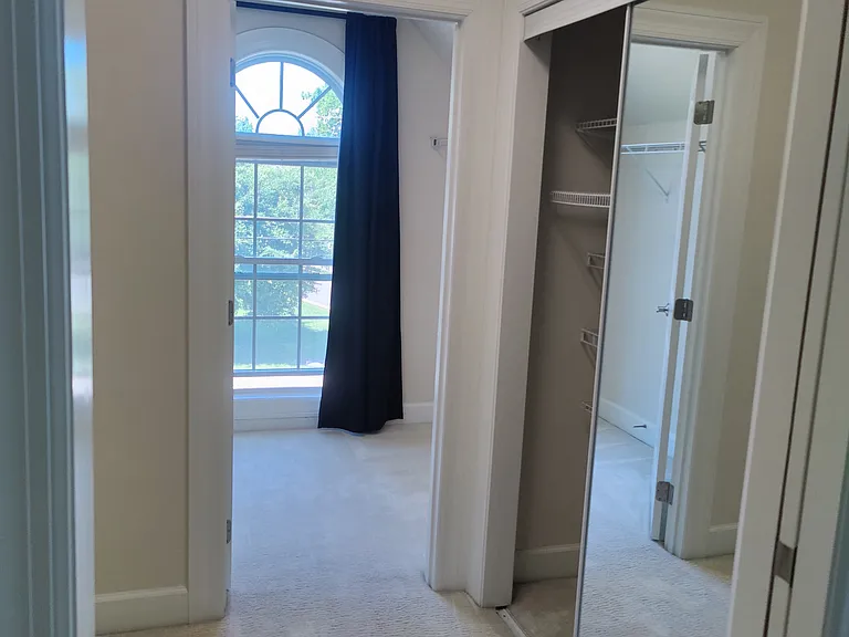 Master Bedroom Decoration and Walking Closet