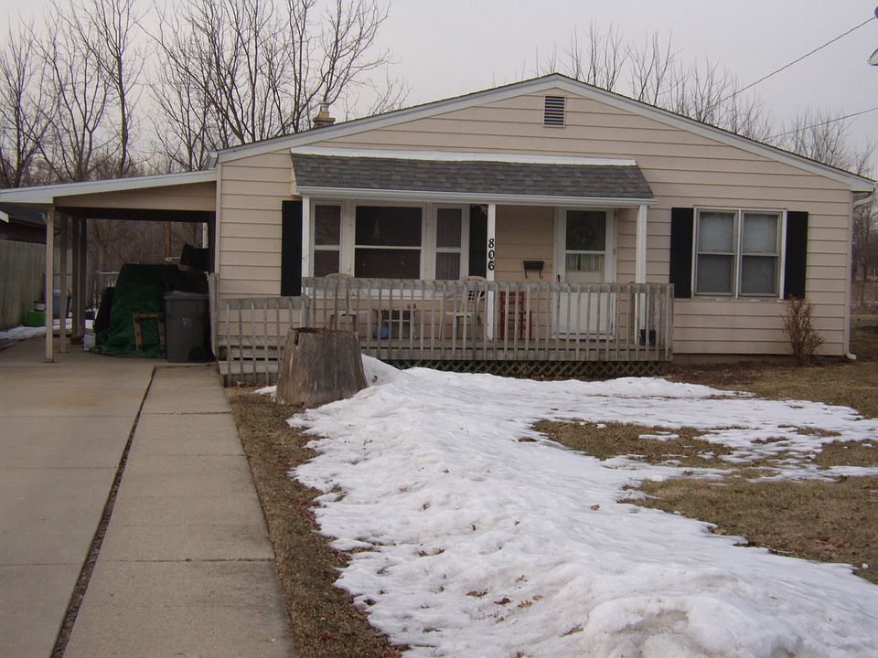 2nd image of 806 Stewart Ave