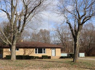 583 Eloise Dr, Benton Harbor, MI 49022