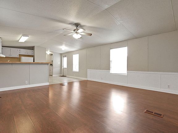 4th image of 8460 Canaan Blvd