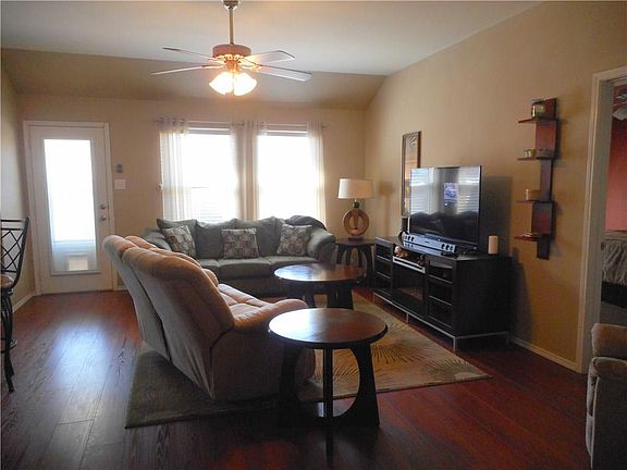 3rd image of 3808 Jade St