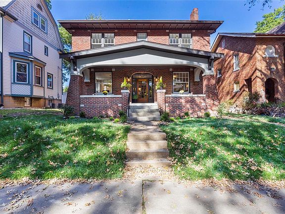 3rd image of 7061 Waterman Ave