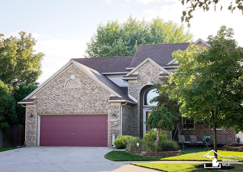 1st image of 21245 Mill Creek Cir