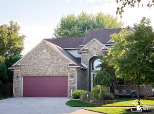 21245 Mill Creek Cir, Trenton, MI 48183