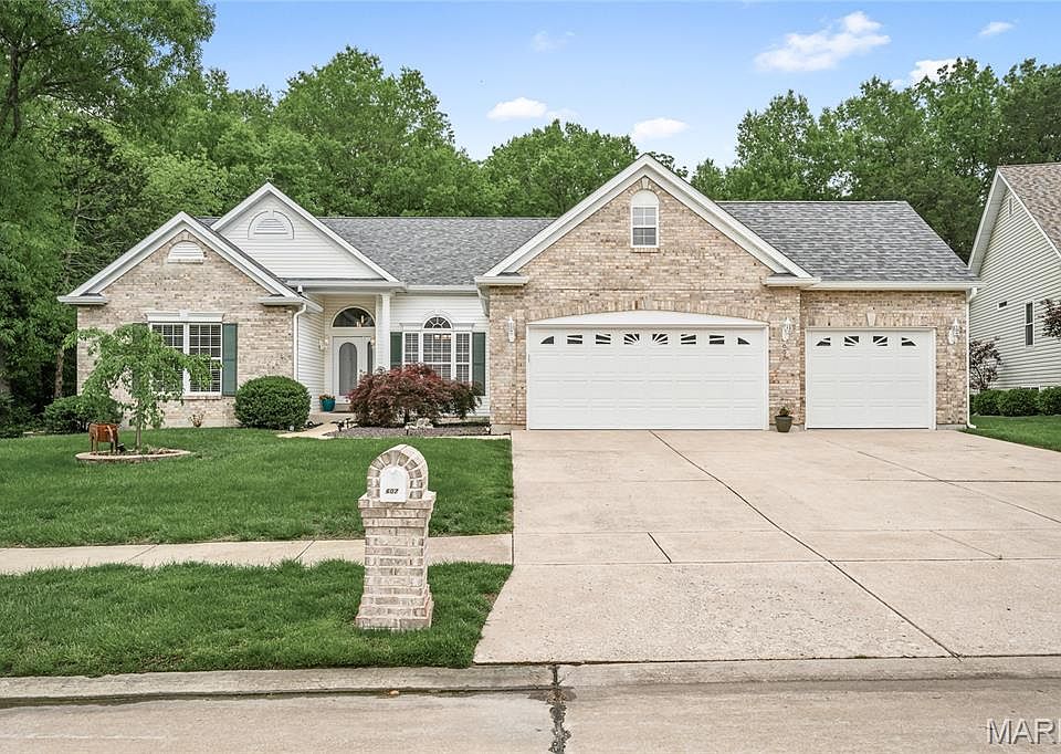 1st image of 607 Winding Creek Dr