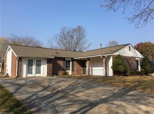 59 Lynwood Cir, Asheville, NC 28806