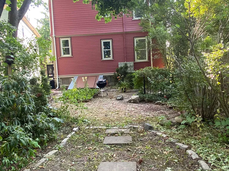 35 Waldeck St #1 — Photo 27