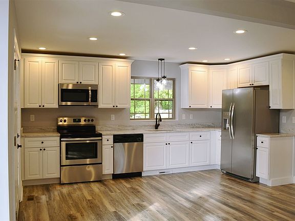 4th image of 1054 McCann Rd SE Lot 4