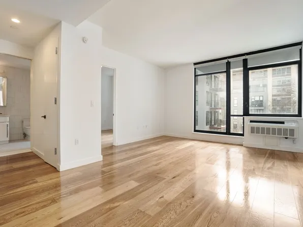 180 Nassau St APT 3A, Brooklyn, NY 11201