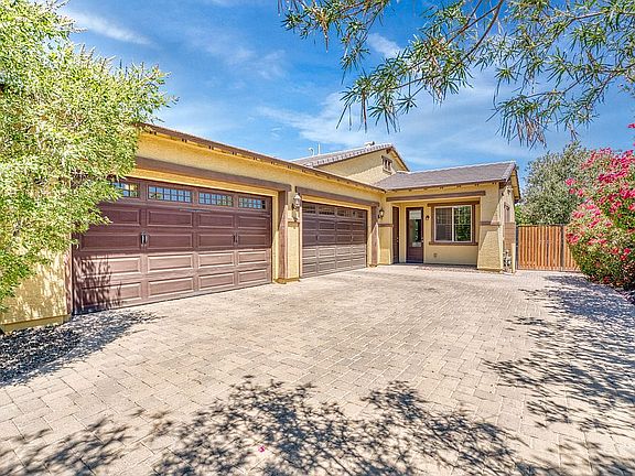 4th image of 3854 E Encanto St