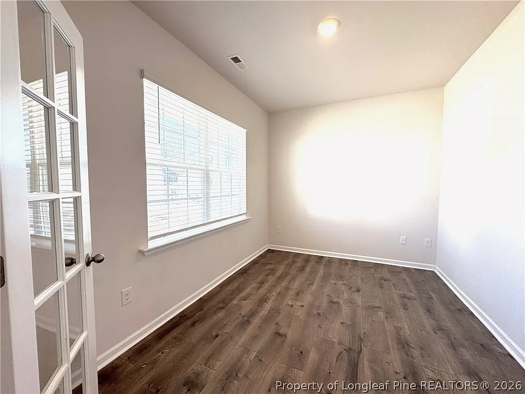 4 bed, 2.5 bath, 2870 sqft, $2,100 — Photo 3