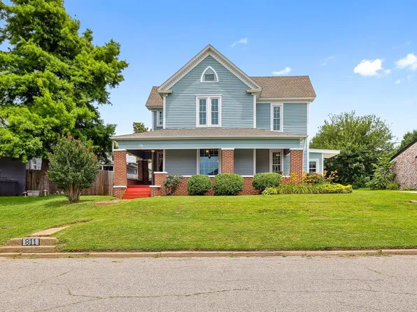811 S Barker Ave, El Reno, OK 73036