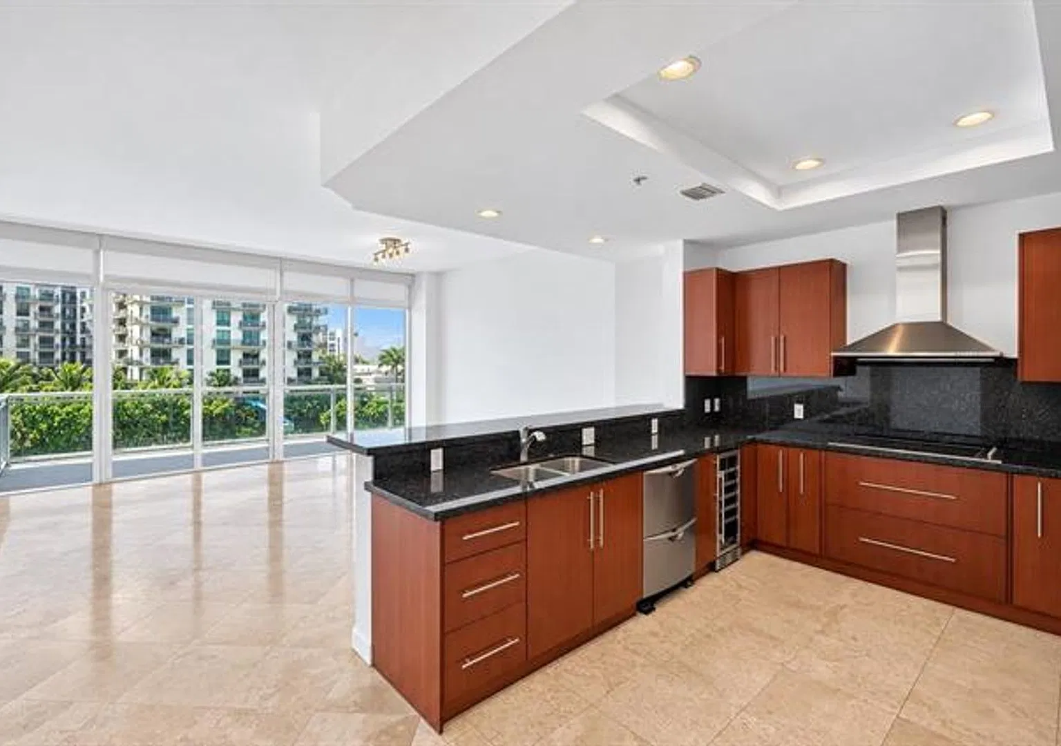 1090 NW North River Dr cu-402, Miami, FL 33132 — Photo 1