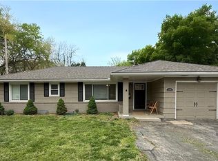 5216 Nieman Rd, Shawnee, KS 66203