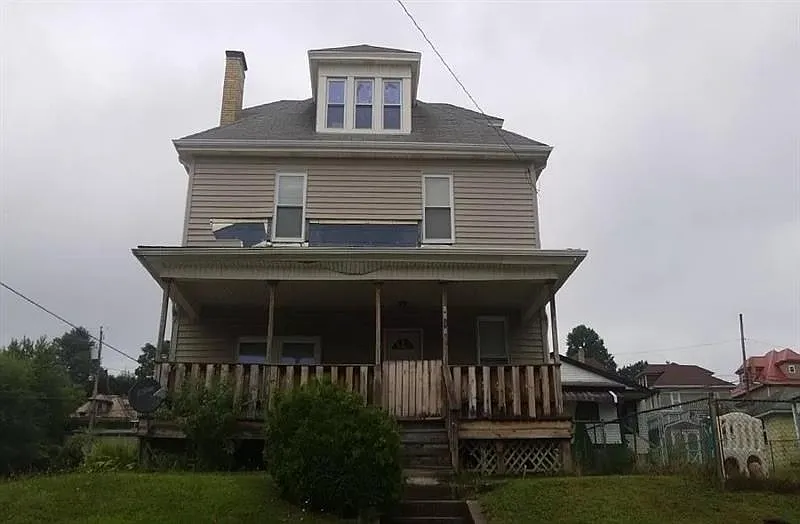1298 Woodmont Ave photo 1