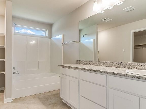 4th image of 8119 Kinslee Ln