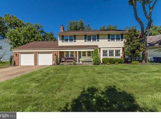 217 Heather Dr, Mount Laurel, NJ 08054