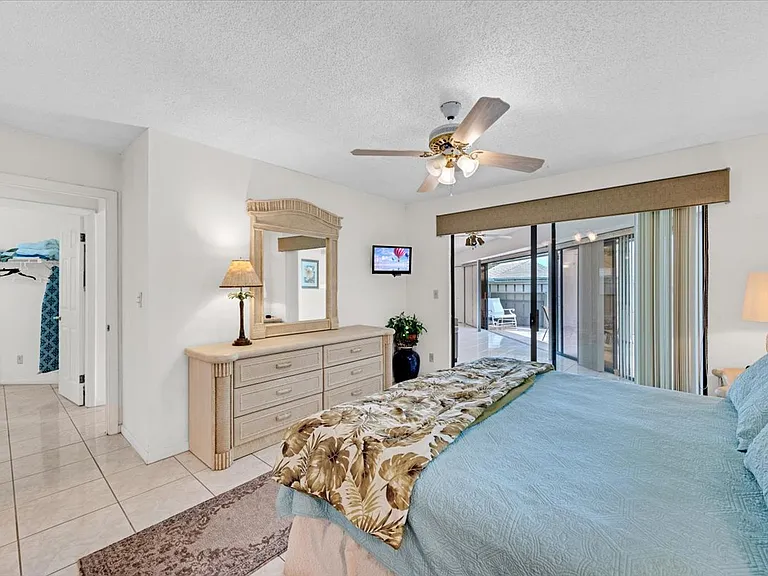 1127 E Seminole Ave #12C — Photo 48