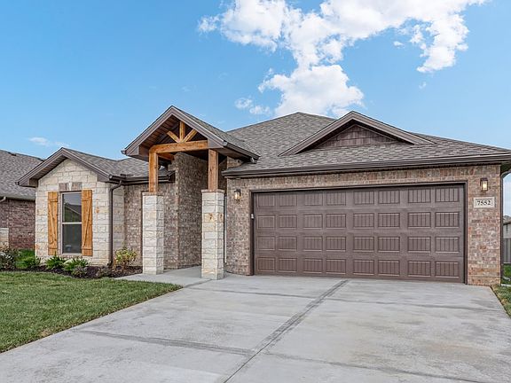 Christine Arisehomes7552belmontdrshawneeks66227 3 8