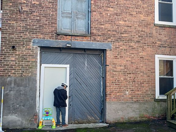 5th image of 7 S Clinton St