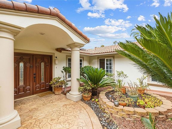 3rd image of 5762 Desert View Dr