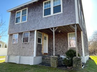 52 Willow Ct, Portsmouth, RI 02871