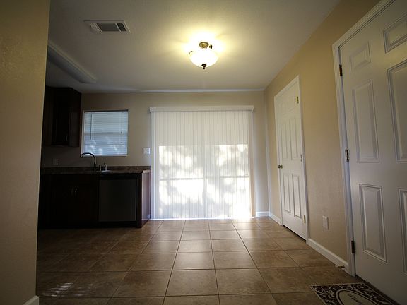 3rd image of 9 Jonquil Ave