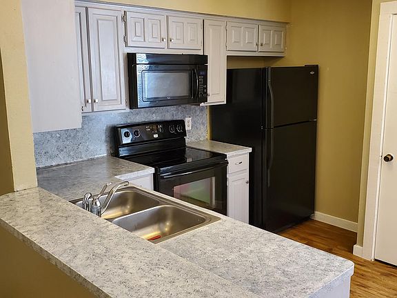 2nd image of 20700 Bonanza St APT C
