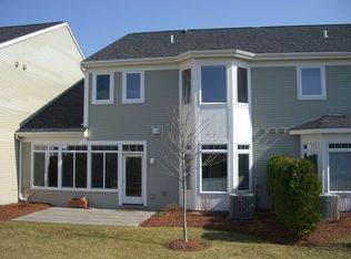 29 Hummingbird Ln, South Burlington, VT 05403