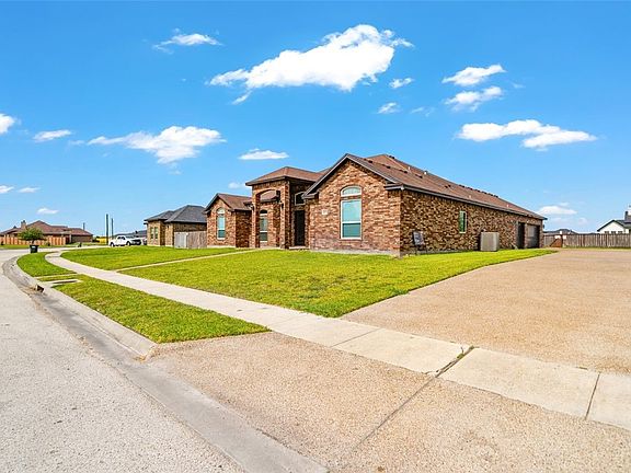 2nd image of 2033 Arash Dr