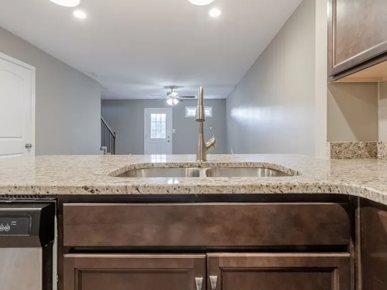 Landrum Place — Photo 8