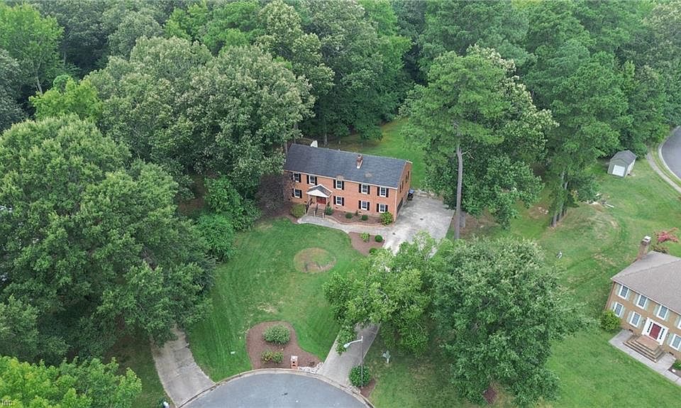 1st image of 300 Windlesham Dr