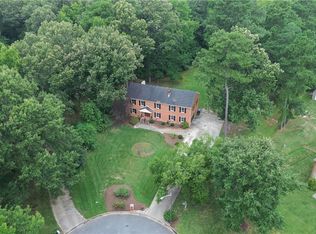 300 Windlesham Dr, Chesapeake, VA 23322