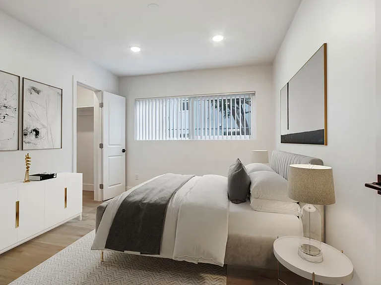 1333 N Martel — Photo 14