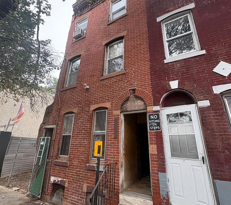 1st image of 2433 N Lawrence St