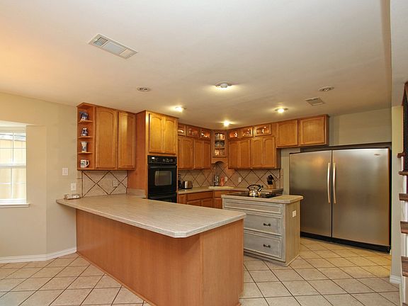 2nd image of 6229 Price Dr