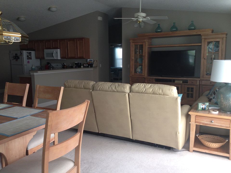 1st image of 1558 Bottlebrush St